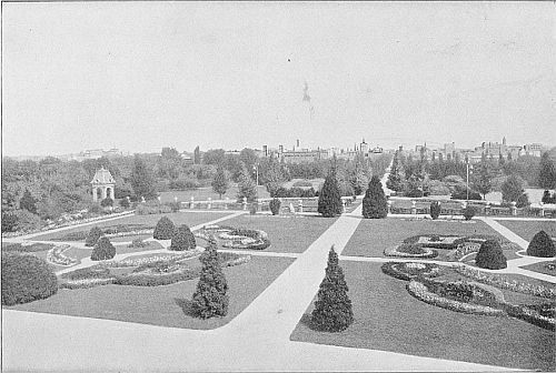 THE MALL&mdash;View looking East from Department of Agriculture.
