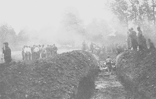 THE COMMON GRAVE OF NINE HUNDRED DEAD NEAR
SOIZY-AUX-BOIS